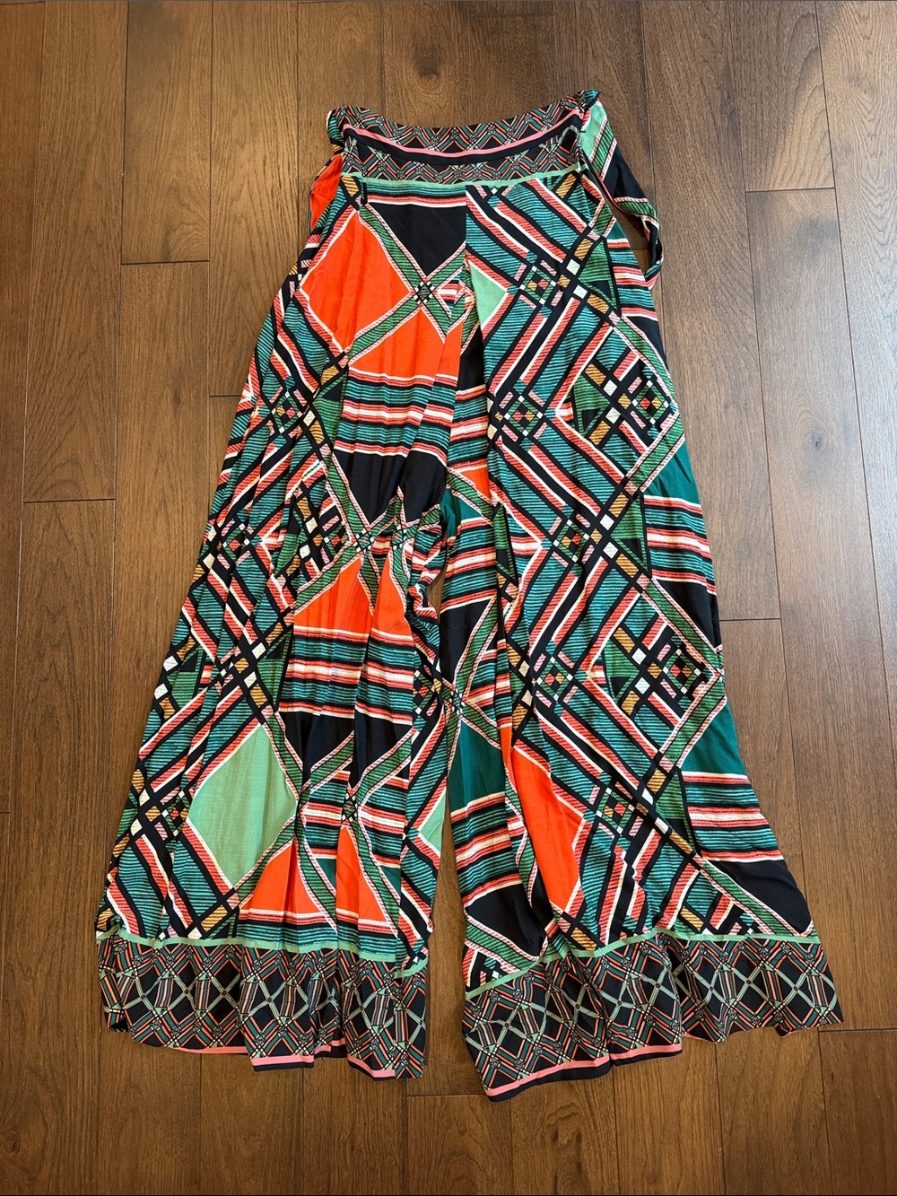 Fate Bold Geometric Strapless Jumpsuit Size Small - C67-154